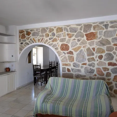 Vounali Stone House بيت للعطل Parasporos