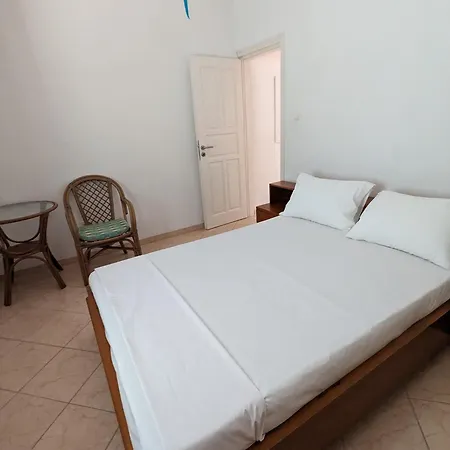 Vounali Stone House بيت للعطل Parasporos